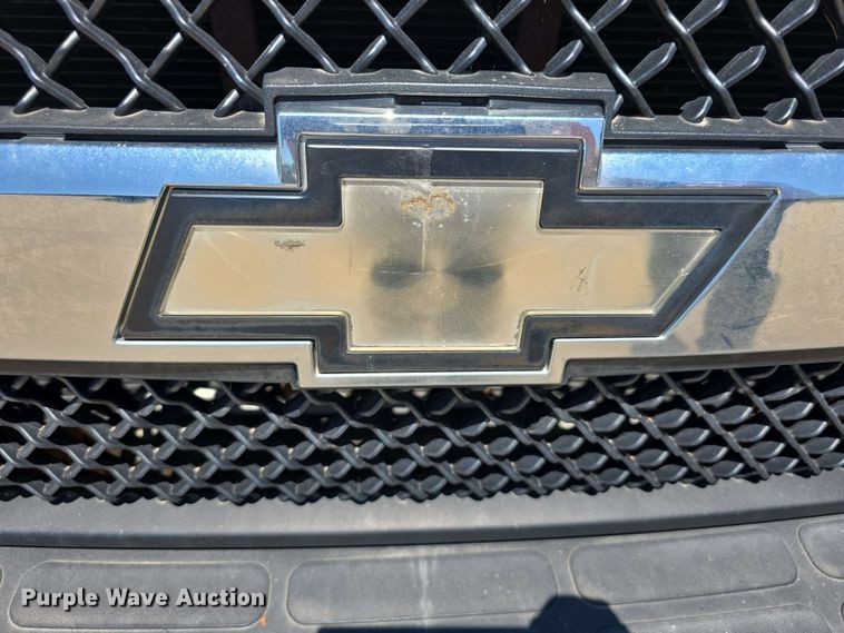 image for item DT6832 2006 Chevrolet Express G3500 shuttle bus