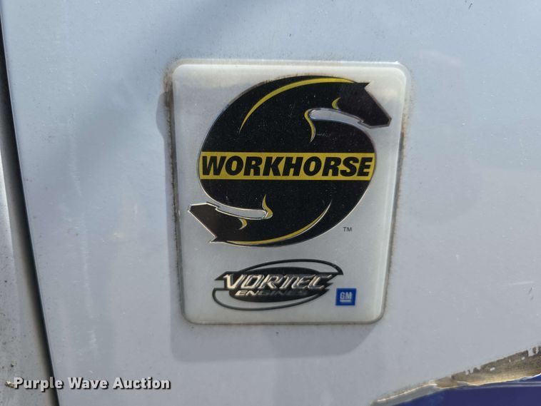 image for item DT6832 2006 Chevrolet Express G3500 shuttle bus