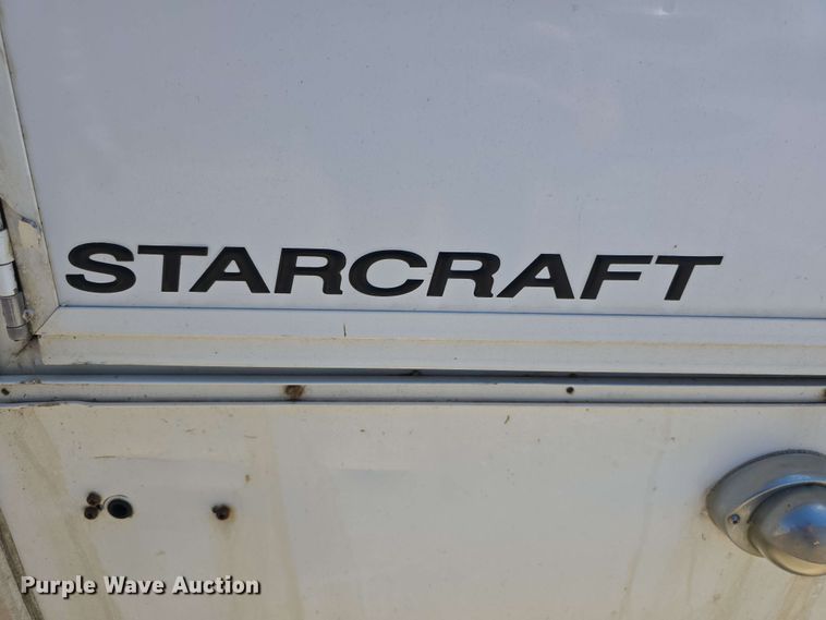 image for item DT6832 2006 Chevrolet Express G3500 shuttle bus