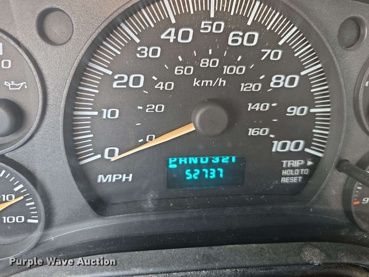 image for item DT6832 2006 Chevrolet Express G3500 shuttle bus