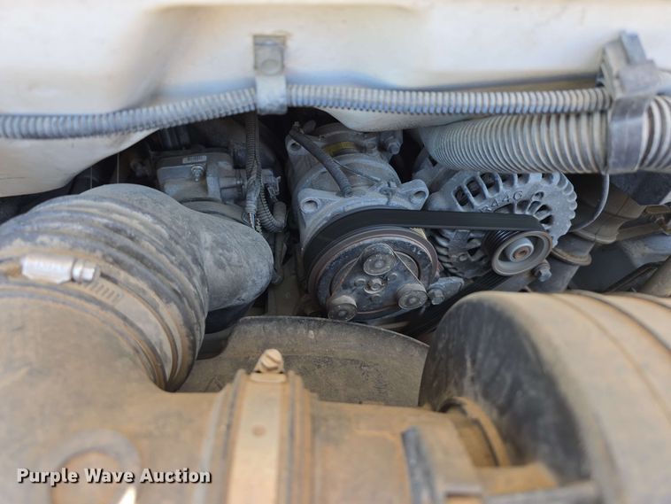 image for item DT6832 2006 Chevrolet Express G3500 shuttle bus