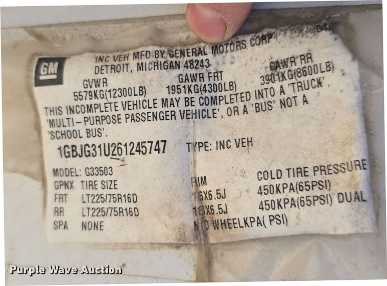 image for item DT6832 2006 Chevrolet Express G3500 shuttle bus