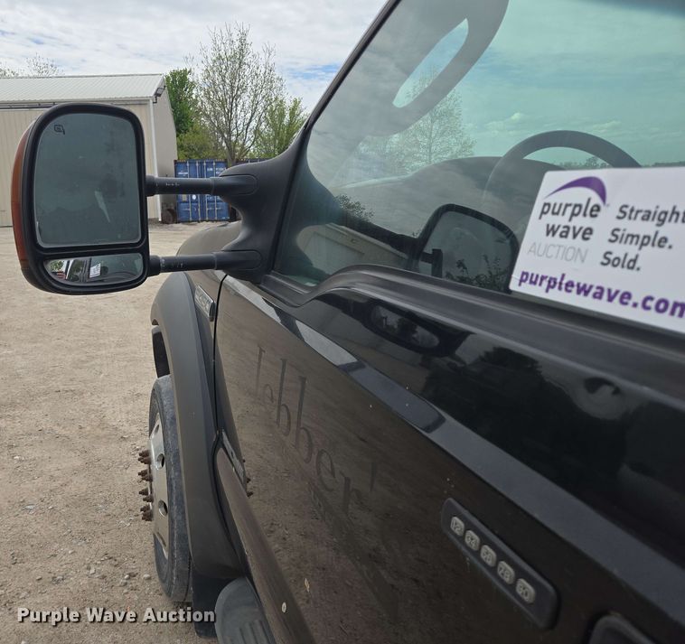 image for item DT6838 2005 Ford F450 Super Duty Lariat Crew Cab flatbed truck