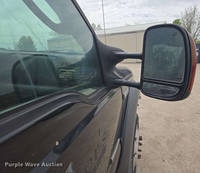 image for item DT6838 2005 Ford F450 Super Duty Lariat Crew Cab flatbed truck