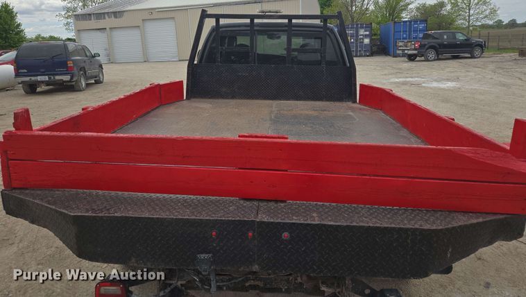 image for item DT6838 2005 Ford F450 Super Duty Lariat Crew Cab flatbed truck