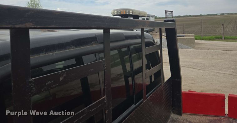 image for item DT6838 2005 Ford F450 Super Duty Lariat Crew Cab flatbed truck