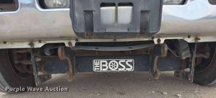 image for item DT6838 2005 Ford F450 Super Duty Lariat Crew Cab flatbed truck