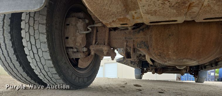 image for item DT6838 2005 Ford F450 Super Duty Lariat Crew Cab flatbed truck