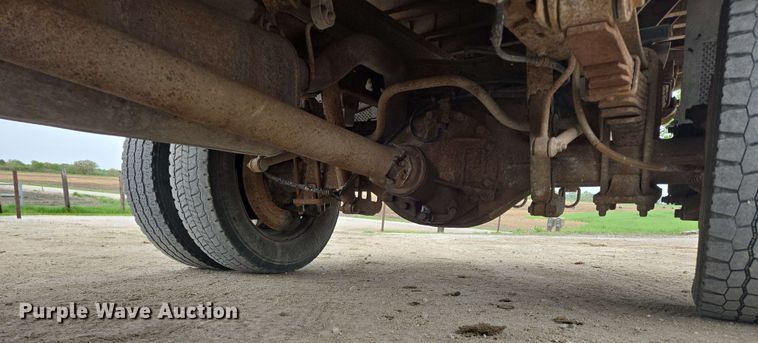 image for item DT6838 2005 Ford F450 Super Duty Lariat Crew Cab flatbed truck