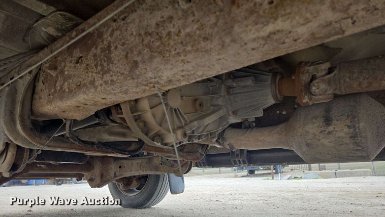 image for item DT6838 2005 Ford F450 Super Duty Lariat Crew Cab flatbed truck