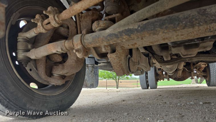 image for item DT6838 2005 Ford F450 Super Duty Lariat Crew Cab flatbed truck