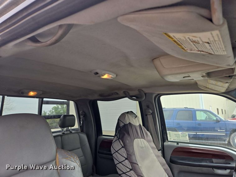 image for item DT6838 2005 Ford F450 Super Duty Lariat Crew Cab flatbed truck