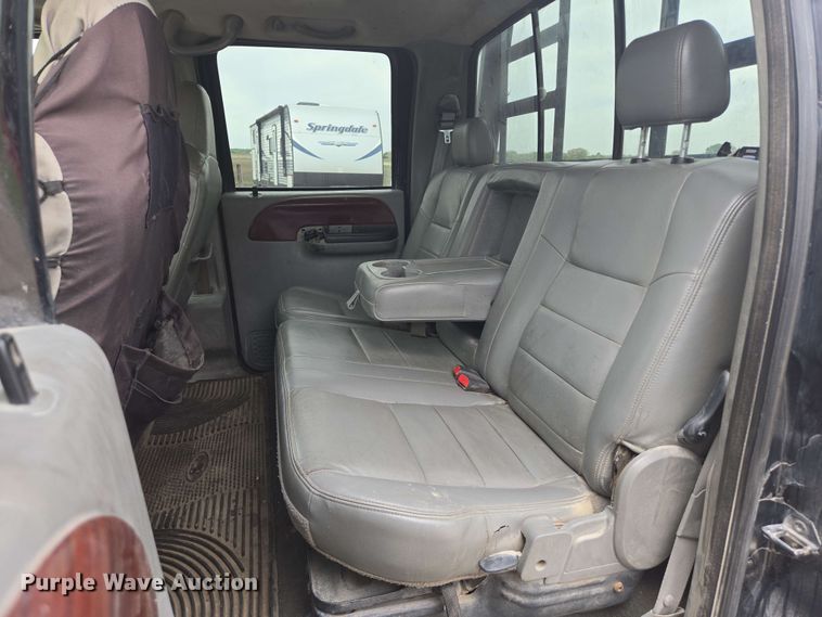 image for item DT6838 2005 Ford F450 Super Duty Lariat Crew Cab flatbed truck