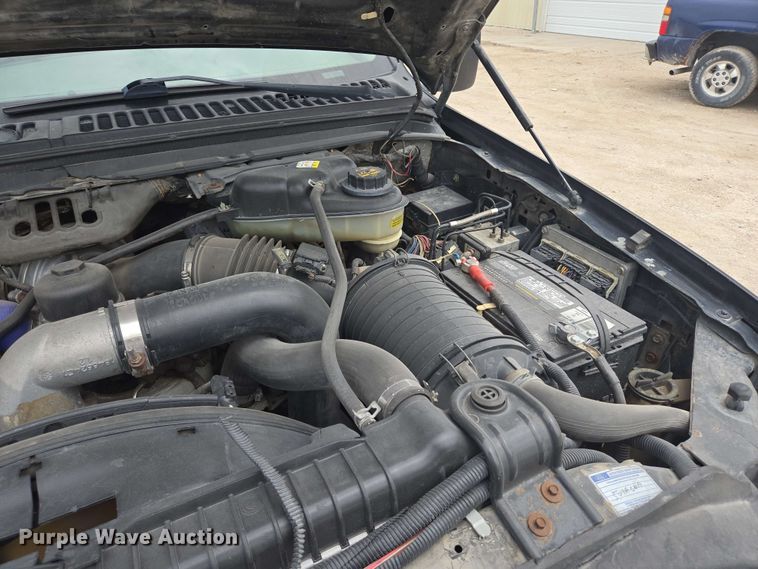 image for item DT6838 2005 Ford F450 Super Duty Lariat Crew Cab flatbed truck