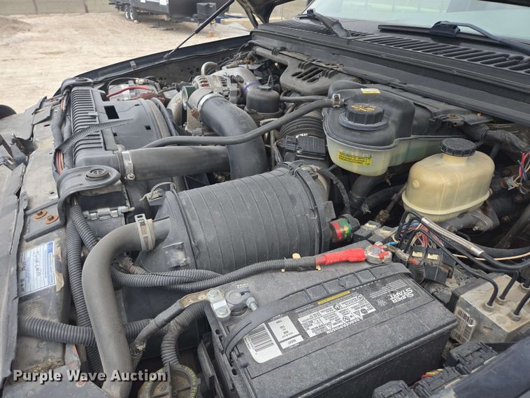 image for item DT6838 2005 Ford F450 Super Duty Lariat Crew Cab flatbed truck