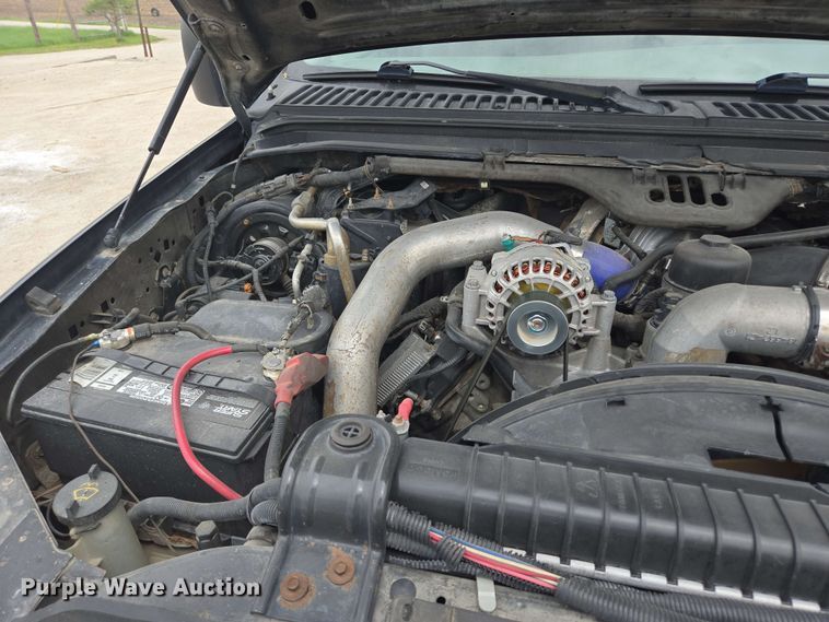 image for item DT6838 2005 Ford F450 Super Duty Lariat Crew Cab flatbed truck