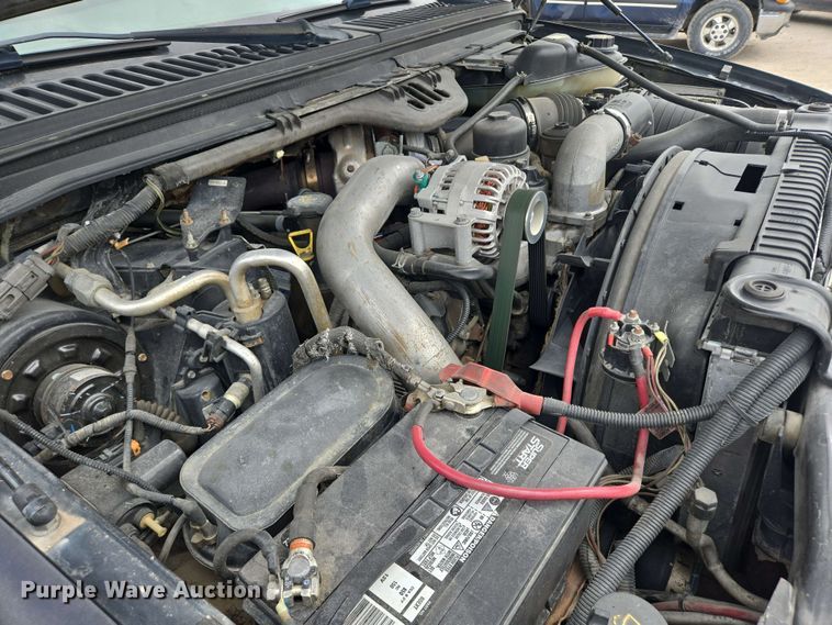 image for item DT6838 2005 Ford F450 Super Duty Lariat Crew Cab flatbed truck