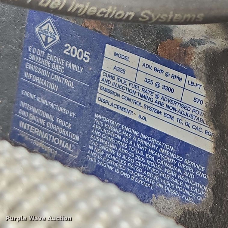 image for item DT6838 2005 Ford F450 Super Duty Lariat Crew Cab flatbed truck