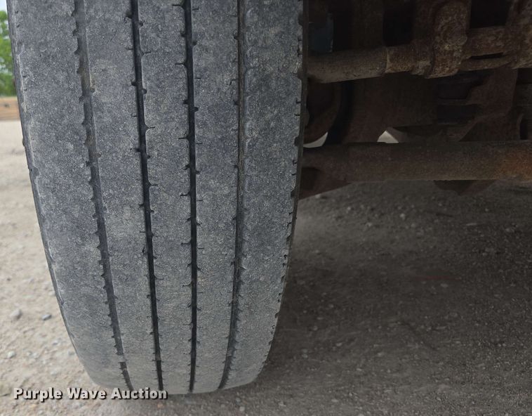 image for item DT6838 2005 Ford F450 Super Duty Lariat Crew Cab flatbed truck