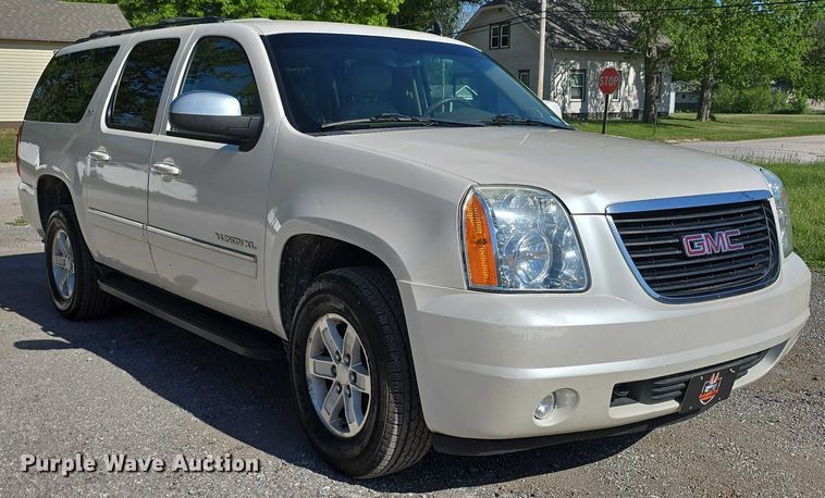 image for item DT6875 2013 GMC Yukon XL SLT SUV