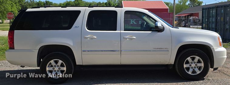 image for item DT6875 2013 GMC Yukon XL SLT SUV