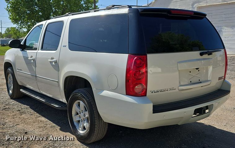 image for item DT6875 2013 GMC Yukon XL SLT SUV