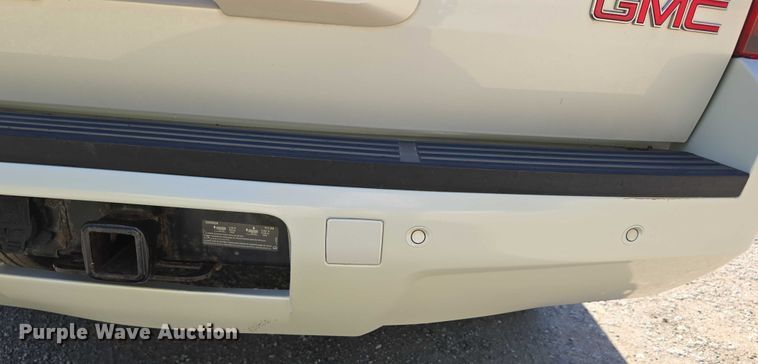 image for item DT6875 2013 GMC Yukon XL SLT SUV