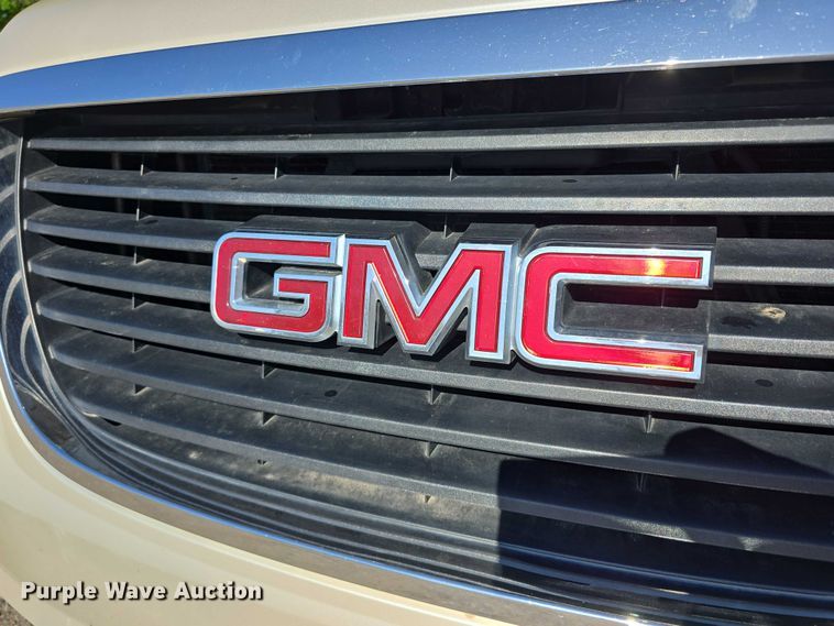image for item DT6875 2013 GMC Yukon XL SLT SUV