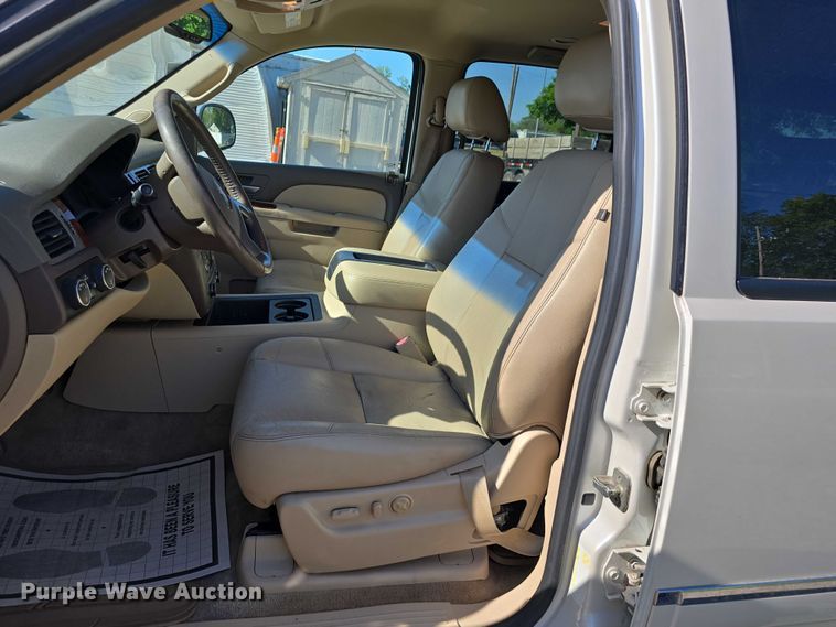 image for item DT6875 2013 GMC Yukon XL SLT SUV