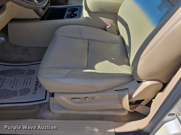 image for item DT6875 2013 GMC Yukon XL SLT SUV