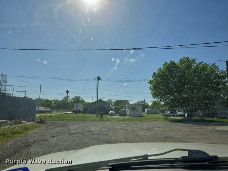 image for item DT6875 2013 GMC Yukon XL SLT SUV