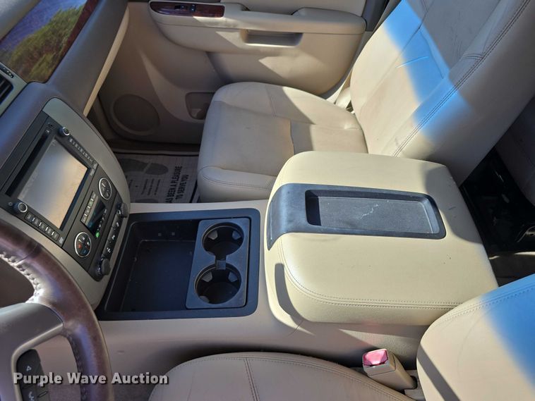 image for item DT6875 2013 GMC Yukon XL SLT SUV