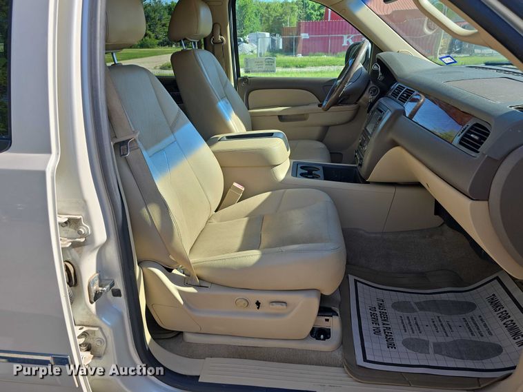 image for item DT6875 2013 GMC Yukon XL SLT SUV