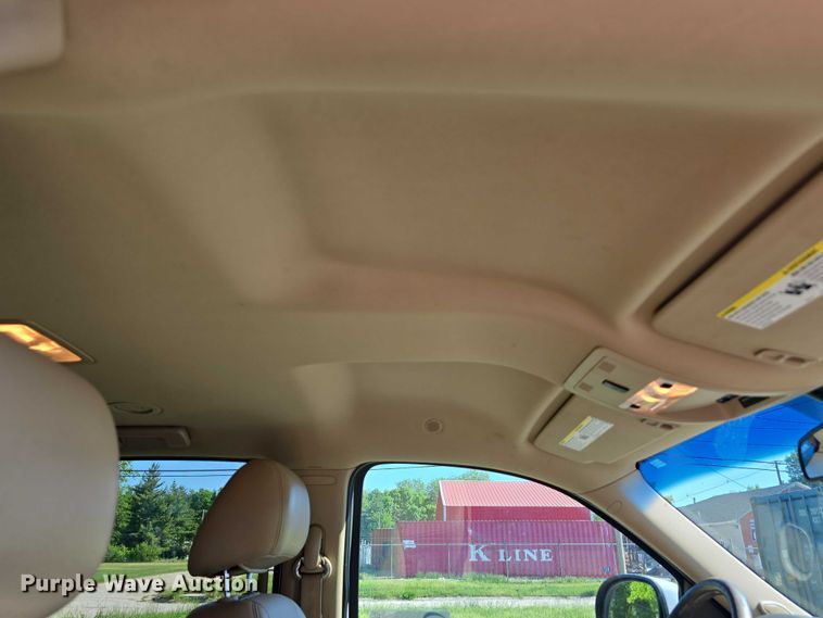 image for item DT6875 2013 GMC Yukon XL SLT SUV