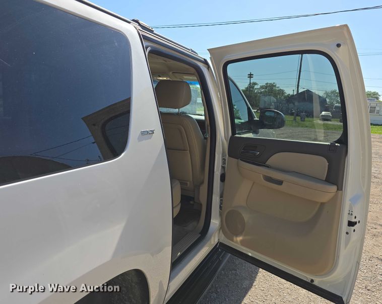 image for item DT6875 2013 GMC Yukon XL SLT SUV