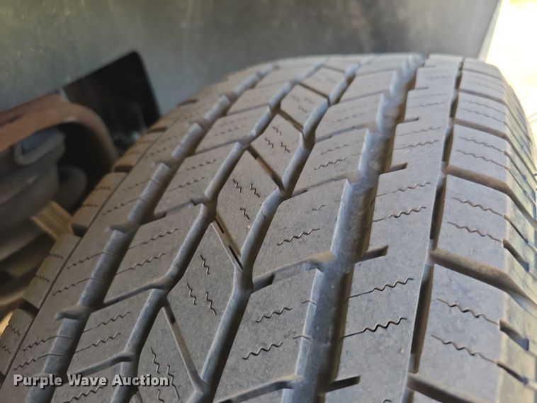 image for item DT6875 2013 GMC Yukon XL SLT SUV