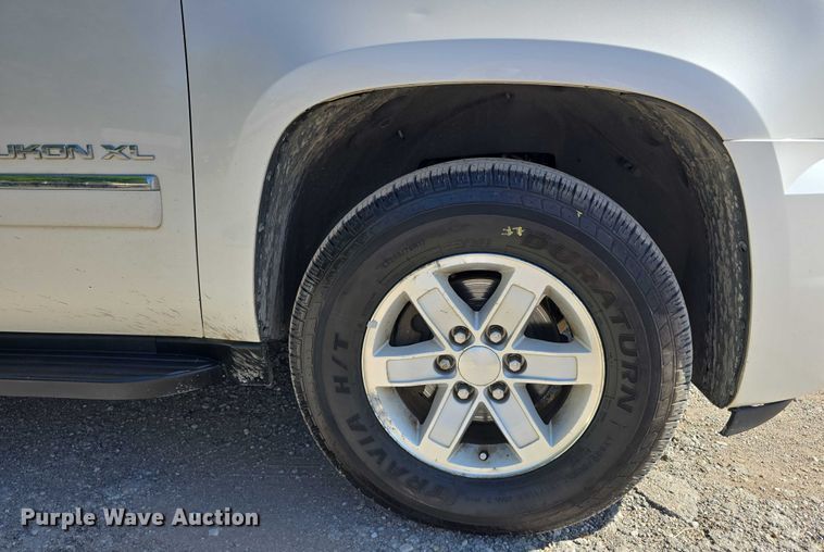 image for item DT6875 2013 GMC Yukon XL SLT SUV
