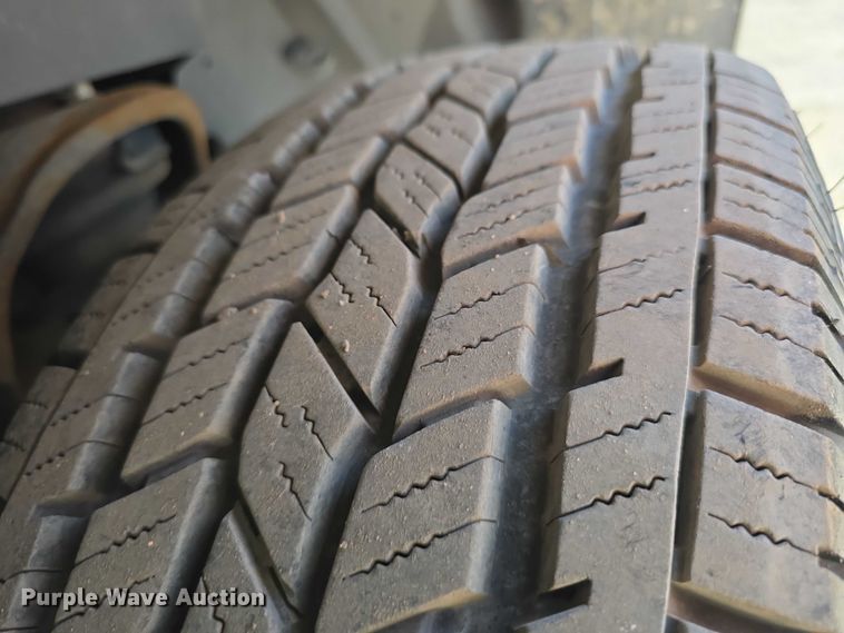 image for item DT6875 2013 GMC Yukon XL SLT SUV