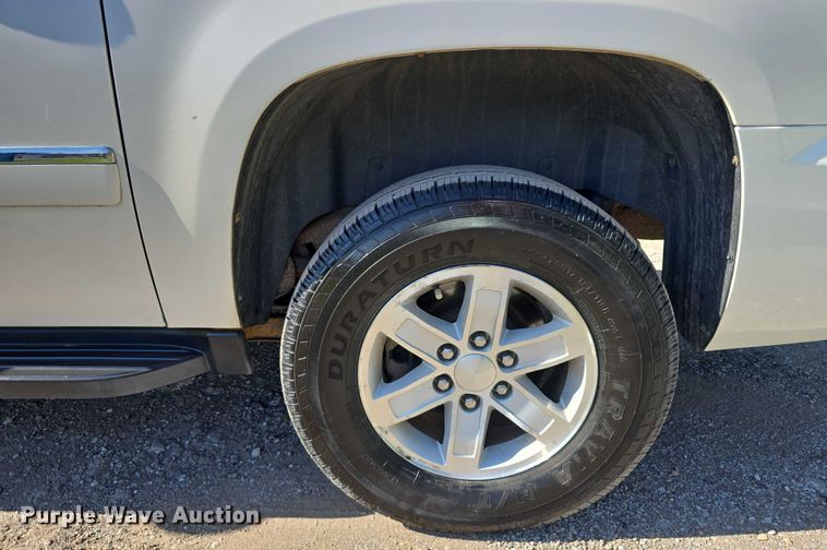image for item DT6875 2013 GMC Yukon XL SLT SUV