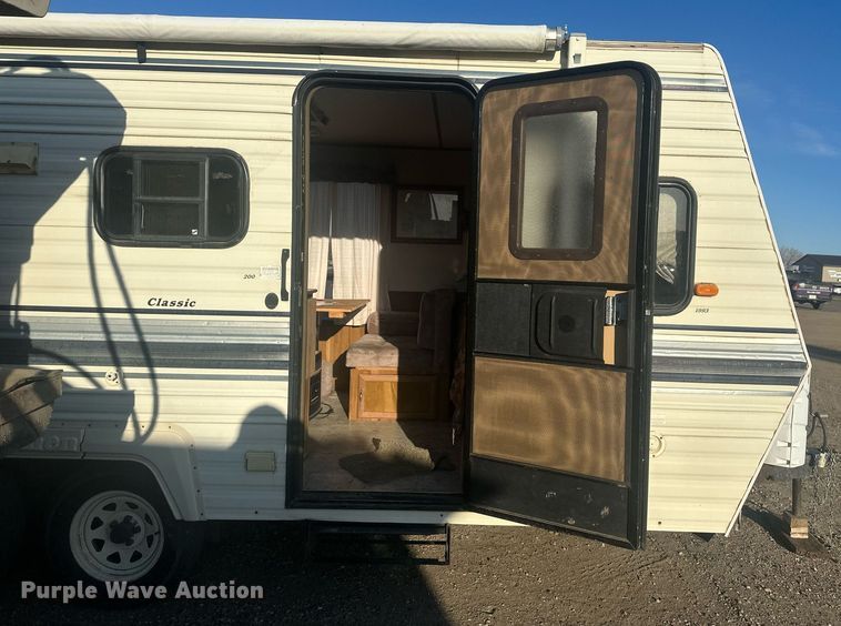 image for item DT7160 1993 Dutchmen camper