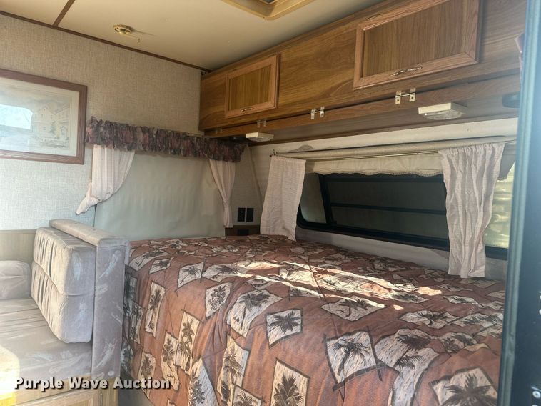 image for item DT7160 1993 Dutchmen camper