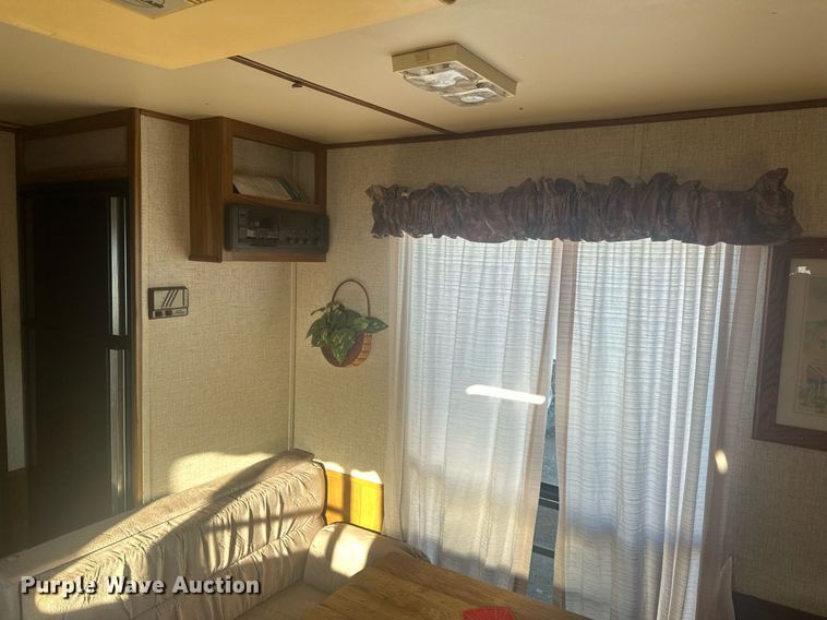 image for item DT7160 1993 Dutchmen camper