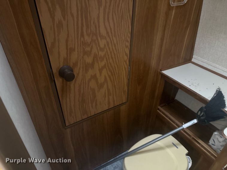 image for item DT7160 1993 Dutchmen camper