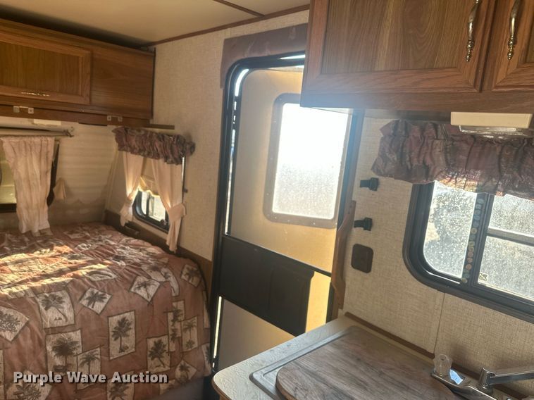 image for item DT7160 1993 Dutchmen camper