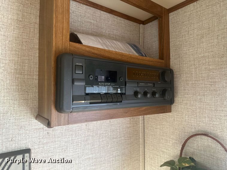 image for item DT7160 1993 Dutchmen camper