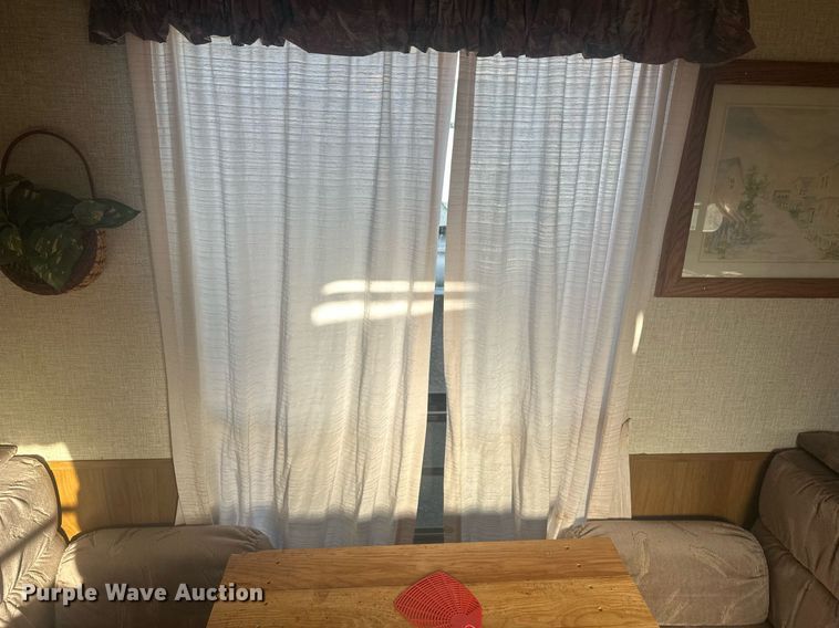 image for item DT7160 1993 Dutchmen camper