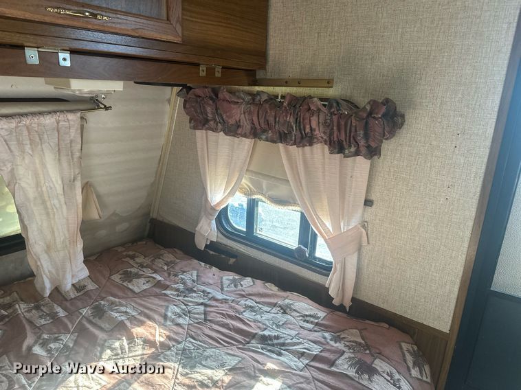 image for item DT7160 1993 Dutchmen camper