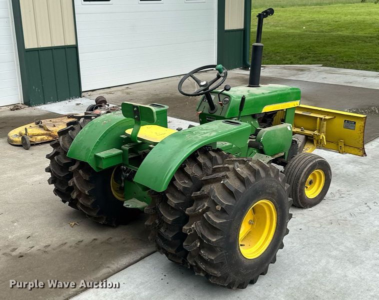 image for item DU9040 1974 John Deere 112 lawn tractor