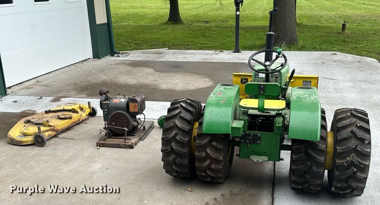 image for item DU9040 1974 John Deere 112 lawn tractor