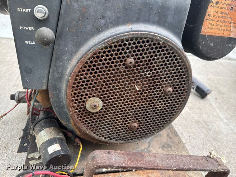 image for item DU9040 1974 John Deere 112 lawn tractor